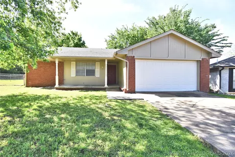 345 W Waco Pl, Broken Arrow, OK 74011