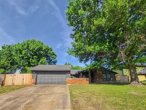 303 E Gawf Ln, Muskogee, OK 74403