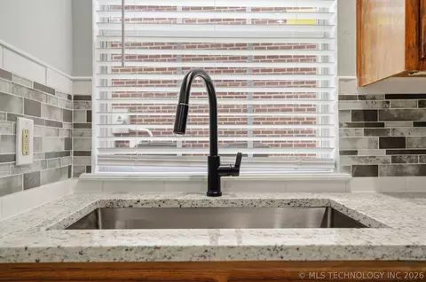 Kitchen - 3027 E 89th Pl S, Tulsa, OK 74137 photo 3 of 3