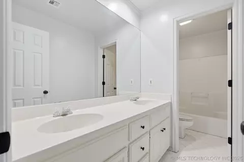Bath - 3027 E 89th Pl S, Tulsa, OK 74137 photo 5 of 6