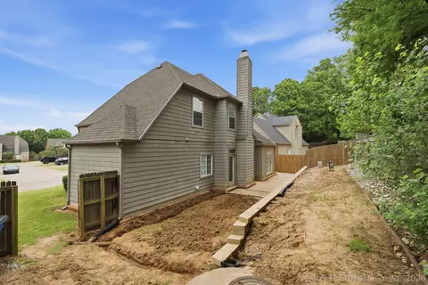 Exterior - 3027 E 89th Pl S, Tulsa, OK 74137 photo 3 of 4