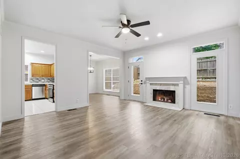 Living - 3027 E 89th Pl S, Tulsa, OK 74137 photo 1 of 3