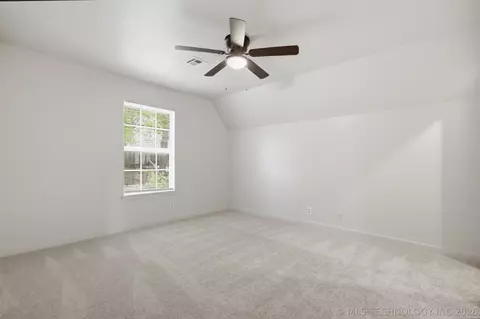 Bedroom - 3027 E 89th Pl S, Tulsa, OK 74137 photo 2 of 4