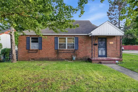 2704 E 4th St, Tulsa, OK 74104