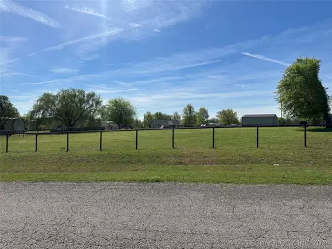 25 Chestnut St, Claremore, OK 74019