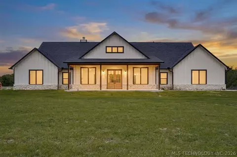 16014 N Memorial Dr, Collinsville, OK 74021
