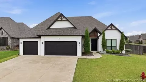 3116 W Van Buren Ct S, Broken Arrow, OK 74011