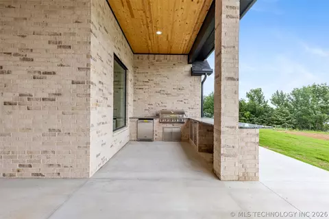 Exterior - 12216 Reflection Pointe Dr, Kingston, OK 73439 photo 3 of 9