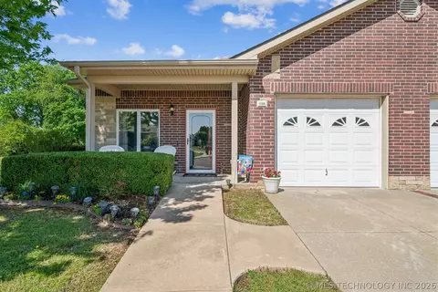 108 St Andrews Dr, Grove, OK 74344