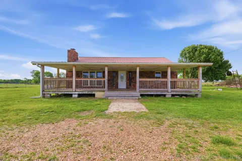7290 Chestnut Rd, Henryetta, OK 74437