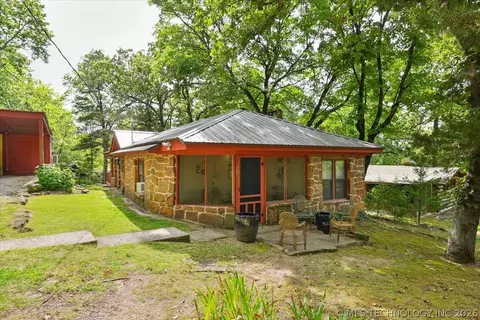 58 Oak St, Locust Grove, OK 74352
