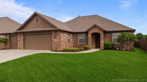 7407 E 84th St N, Owasso, OK 74055