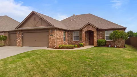 7407 E 84th St N, Owasso, OK 74055