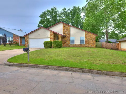 1210 E 139th St, Glenpool, OK 74033