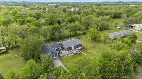 237 N Chase St, Nowata, OK 74048