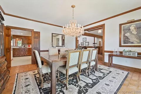 Dining - 2956 E 69th St, Tulsa, OK 74136 photo 4 of 5