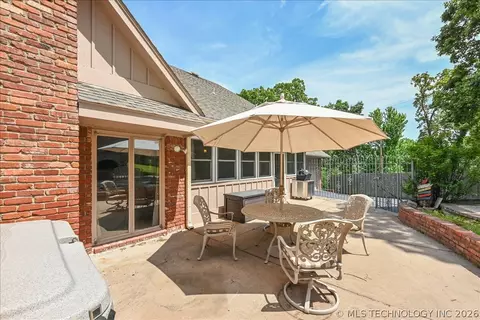Exterior - 2956 E 69th St, Tulsa, OK 74136 photo 5 of 19