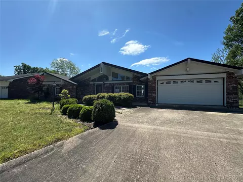 532 Ridgewood Dr, Pryor, OK 74361