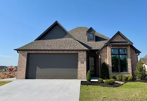 3709 W Laredo St, Broken Arrow, OK 74012