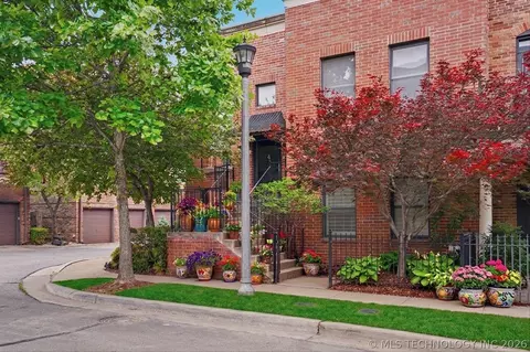 726 S Owasso Avenue B, Tulsa, OK 74120