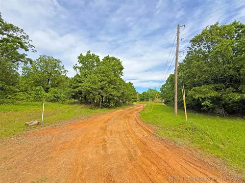 11 Mountain Vw E, Eufaula, OK 74432