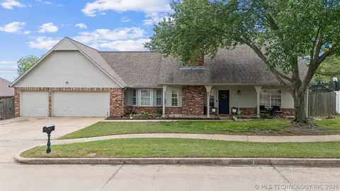 301 S 62nd St, Broken Arrow, OK 74014