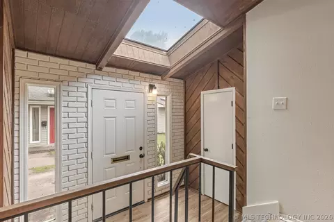 Entry Way - 1432 E 38th Street 1432c, Tulsa, OK 74105 photo 4 of 7