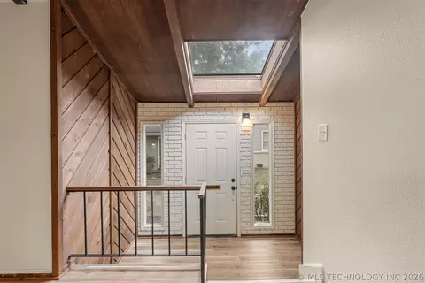 Entry Way - 1432 E 38th Street 1432c, Tulsa, OK 74105 photo 5 of 7