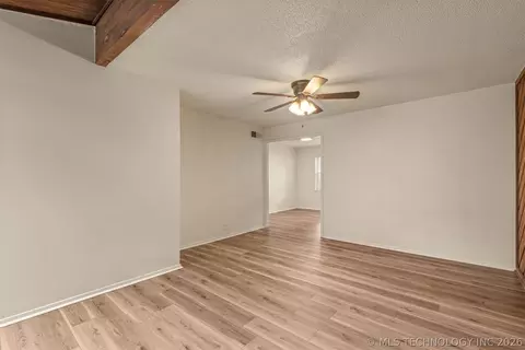 Living - 1432 E 38th Street 1432c, Tulsa, OK 74105 photo 3 of 3