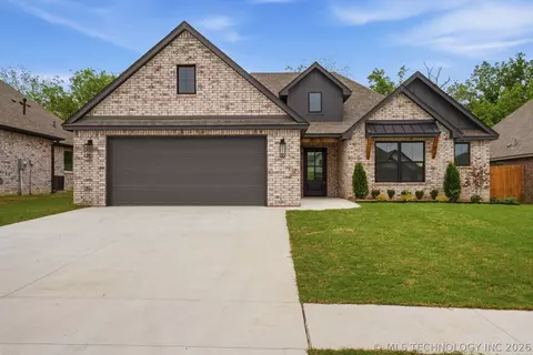 10721 S 281st East Ave, Coweta, OK 74429