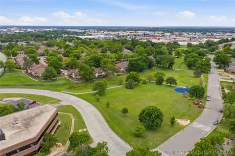 View/Area - 6380 S 80th East Avenue D, Tulsa, OK 74133 photo 2 of 2
