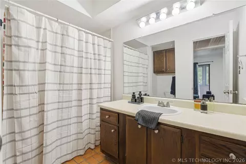 Bath - 6380 S 80th East Avenue D, Tulsa, OK 74133 photo 1 of 2