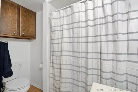 Bath - 6380 S 80th East Avenue D, Tulsa, OK 74133 photo 2 of 2