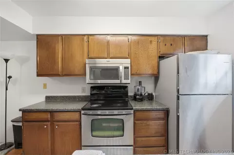 Kitchen - 6380 S 80th East Avenue D, Tulsa, OK 74133 photo 1 of 3