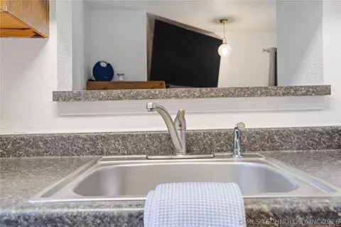 Kitchen - 6380 S 80th East Avenue D, Tulsa, OK 74133 photo 3 of 3
