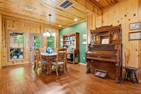 Dining - 452316 E 953 Rd, Vian, OK 74962 photo 1 of 5