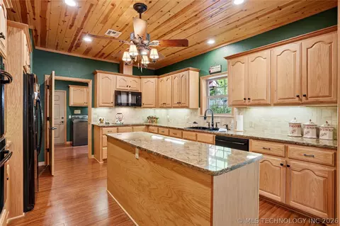 Kitchen - 452316 E 953 Rd, Vian, OK 74962 photo 1 of 7