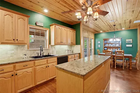 Kitchen - 452316 E 953 Rd, Vian, OK 74962 photo 7 of 7