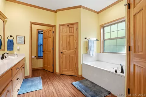 Bath - 452316 E 953 Rd, Vian, OK 74962 photo 1 of 10