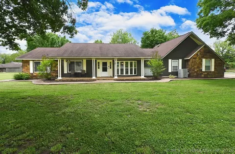 1501 Berry Rd, Fort Gibson, OK 74434