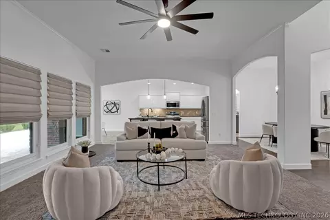 Living - 1701 E Granger St, Broken Arrow, OK 74012 photo 4 of 5