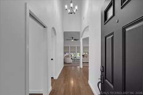 Entry Way - 1701 E Granger St, Broken Arrow, OK 74012 photo 1 of 4