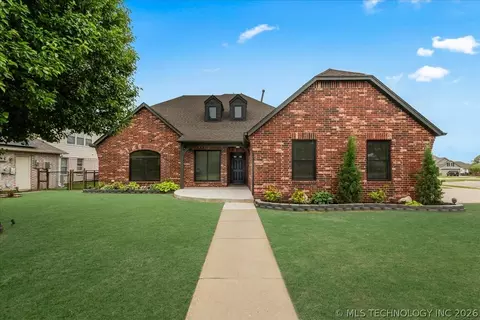 1701 E Granger St, Broken Arrow, OK 74012