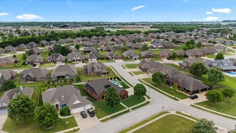 View/Area - 1701 E Granger St, Broken Arrow, OK 74012 photo 2 of 7