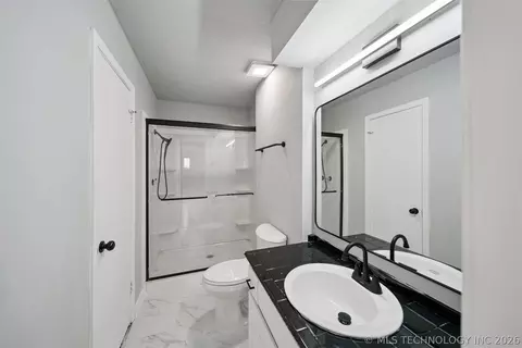 Bath - 4323 E 68th Street 614, Tulsa, OK 74136 photo 3 of 3