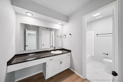 Bath - 4323 E 68th Street 614, Tulsa, OK 74136 photo 1 of 3