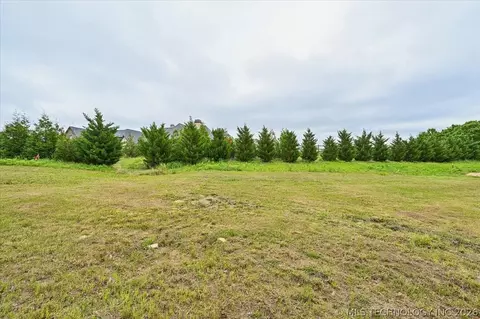 461 Creekside Dr, Sapulpa, OK 74066