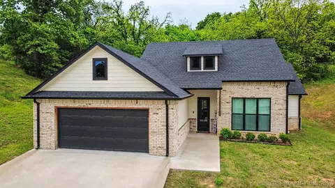 840 E Harlan Dr, Tahlequah, OK 74464