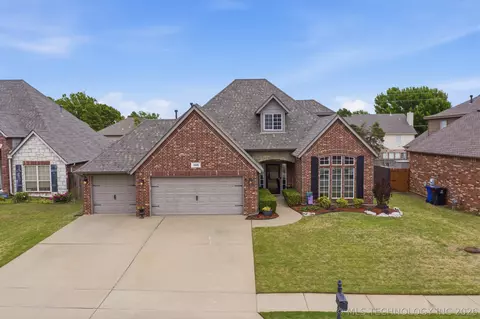 1005 S Yellowood Pl W, Broken Arrow, OK 74012