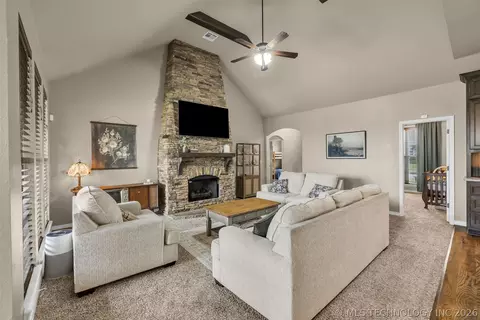 Living - 18223 E 49th Pl S, Tulsa, OK 74134 photo 2 of 2